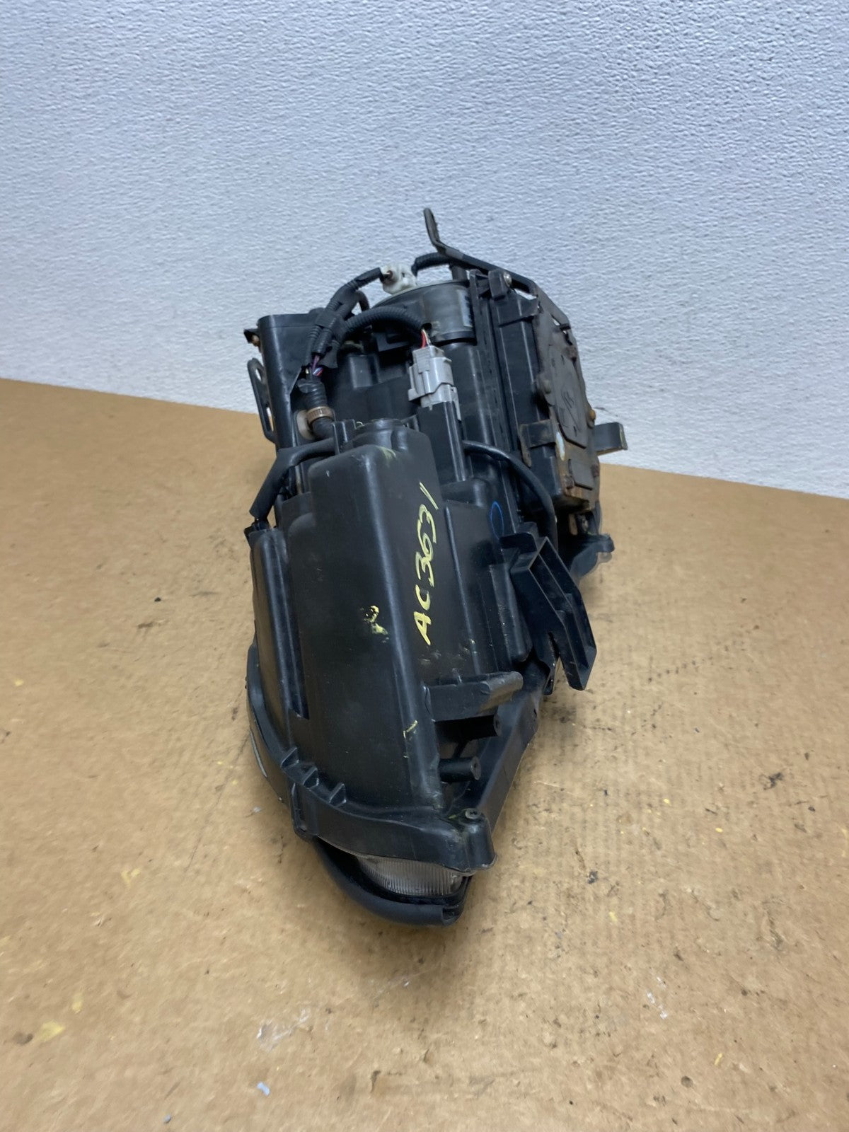 2004 - 2009 Lexus RX330 RX350 Xenon Right Passenger Side Headlight OEM AC3631 DW9