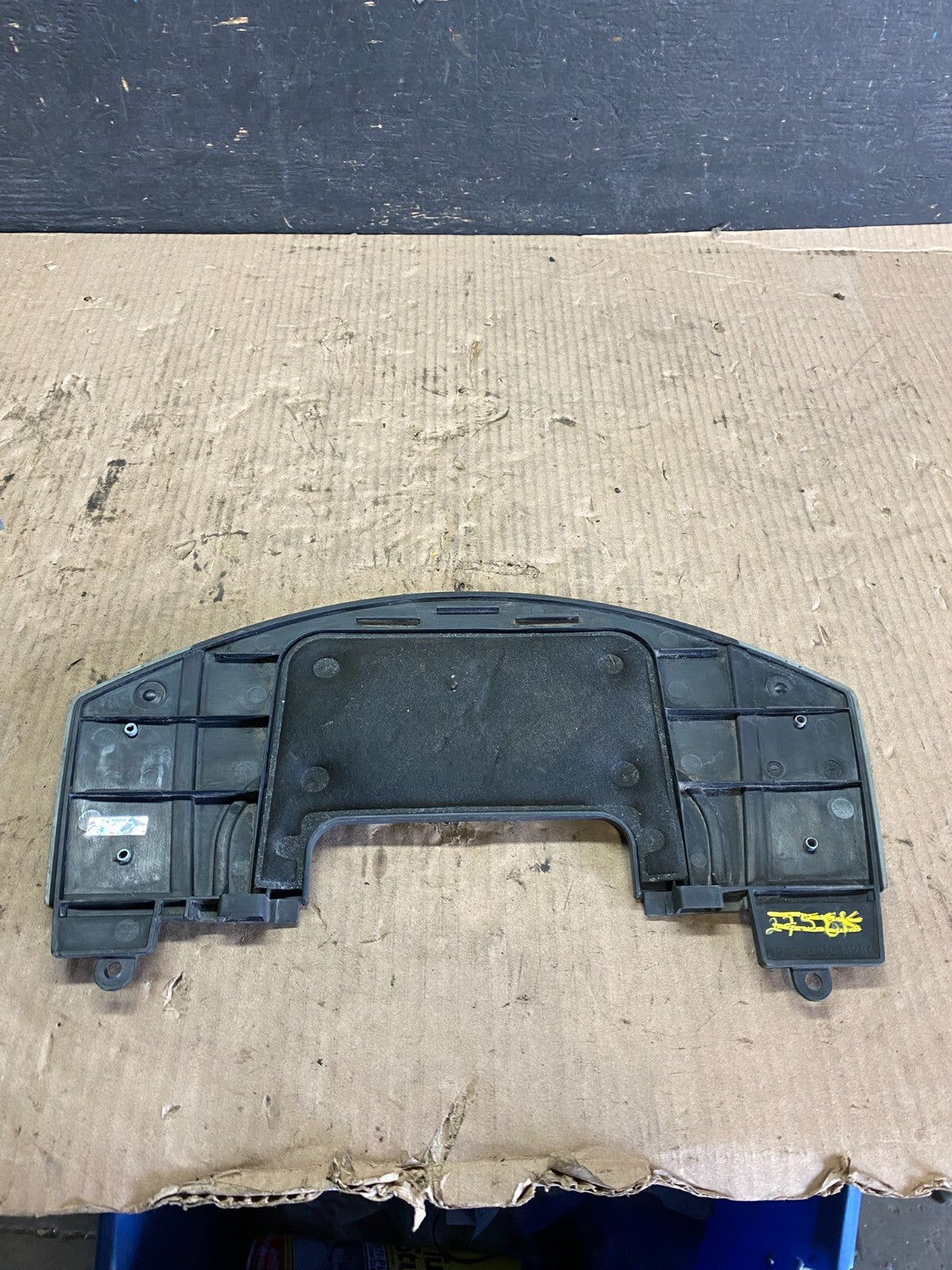 06-12 Mercedes W251 R350 Engine air cleaner intake filter housing box OEM L94584