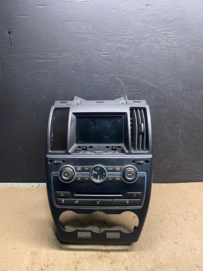 2006 - 2010 Land Rover LR2 Center Dash Screen Display Radio Clock  F1330 DG1 Oem0