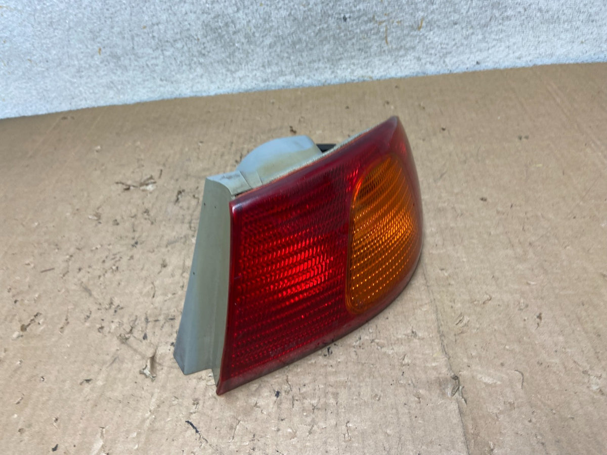 1998 1999 2000 Toyota Corolla Right Passenger Side Tail light DEPO AI9411 LK2