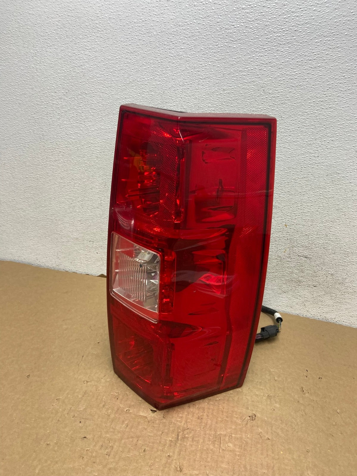 2008 to 2013 Chevrolet Tahoe Hybrid Right Passenger Tail light Led AF7412 LK0
