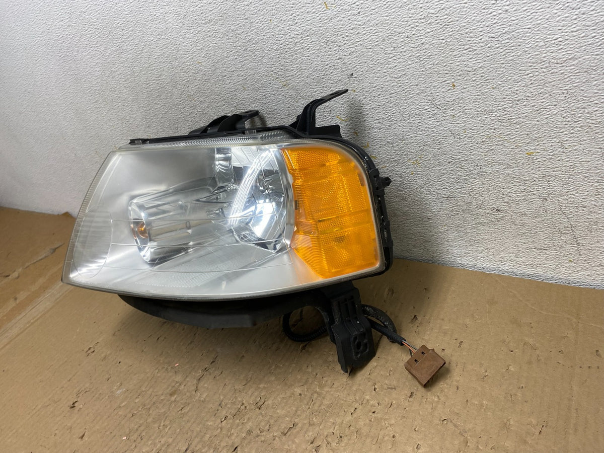 2005 - 2007 Ford Freestyle Left Driver LH Side Halogen Headlight AH2933 DW2