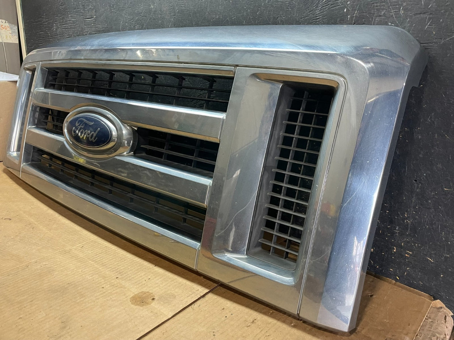 2008 to 2014 Ford Econoline E150 E250 Front Upper Chrome Grill Grille aa9105 DG1