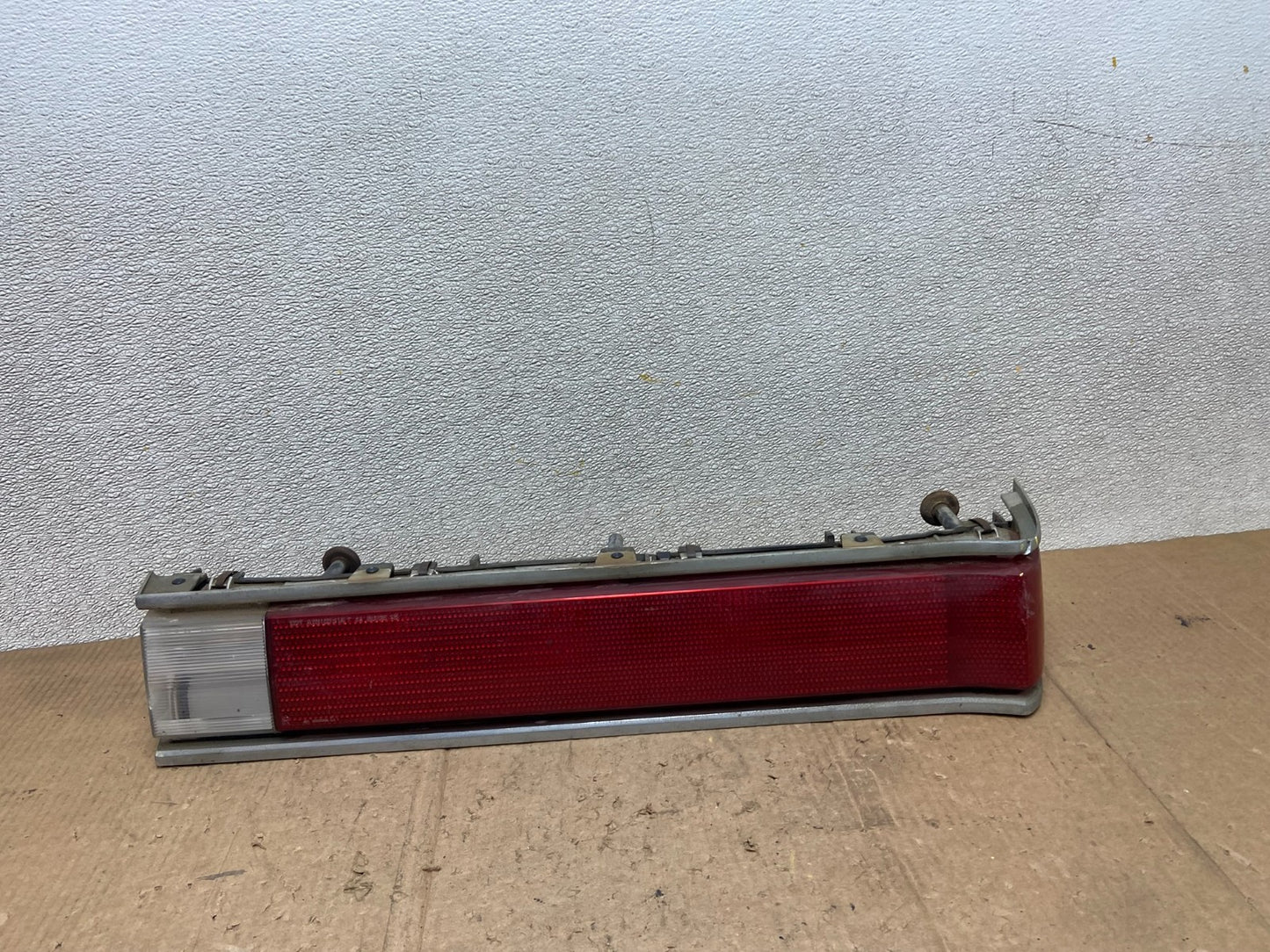 1984 to 1985 Buick Lesabre Right Passenger RH Side Tail Light aa7041 DG0