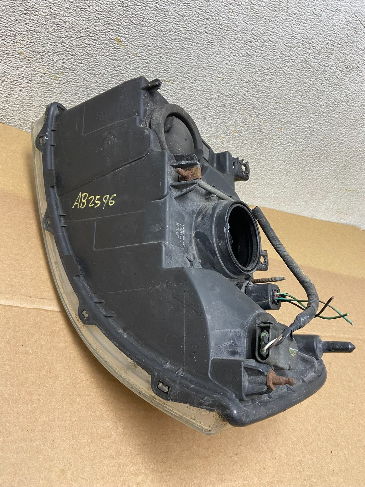 2003 - 2006 Ford Expedition Right Passenger Side Headlight Halogen Oem AB2596 DW4
