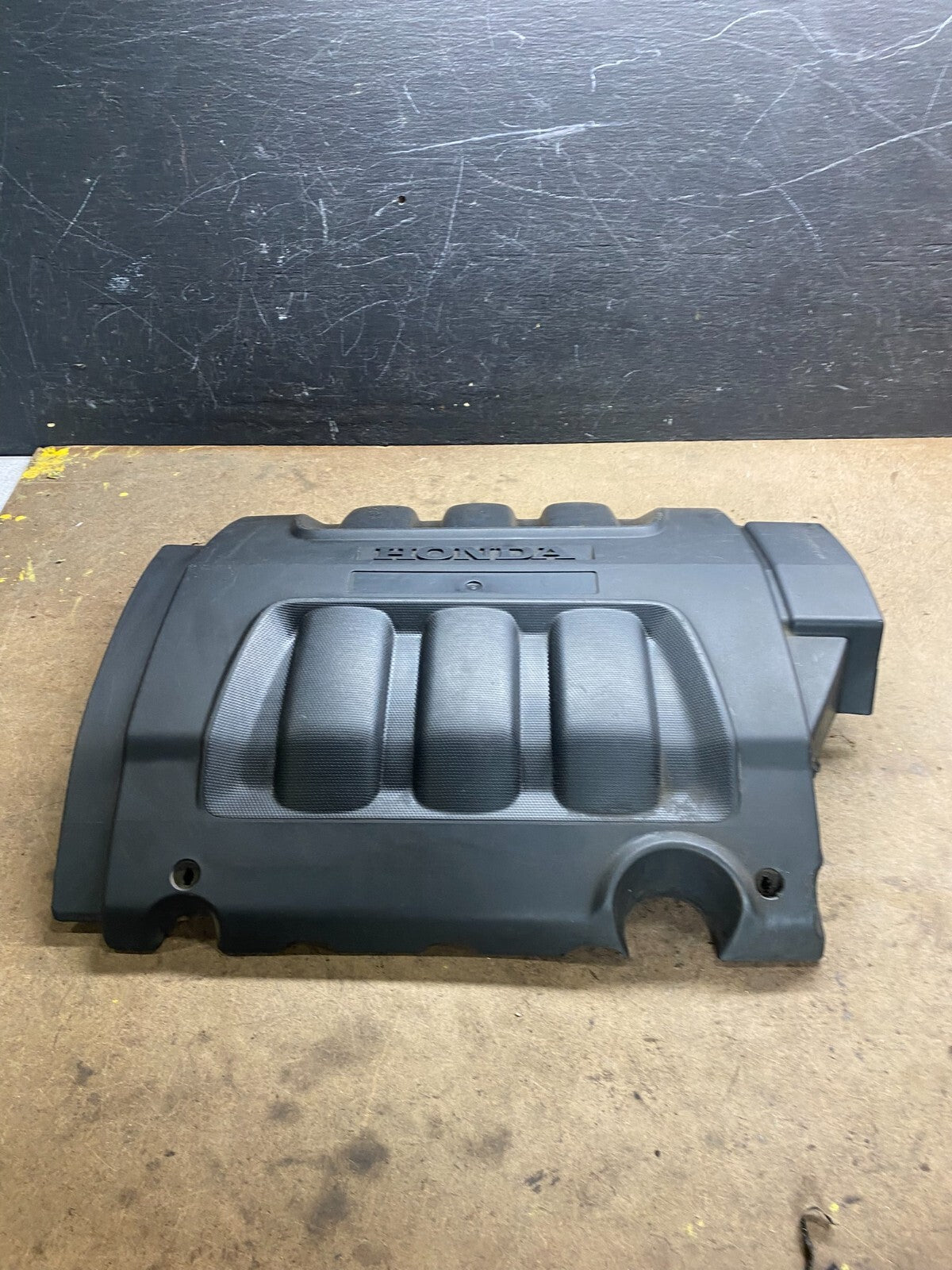 2005 to 2007 Honda Odyssey Black Engine Cover OEM N0359 DG0
