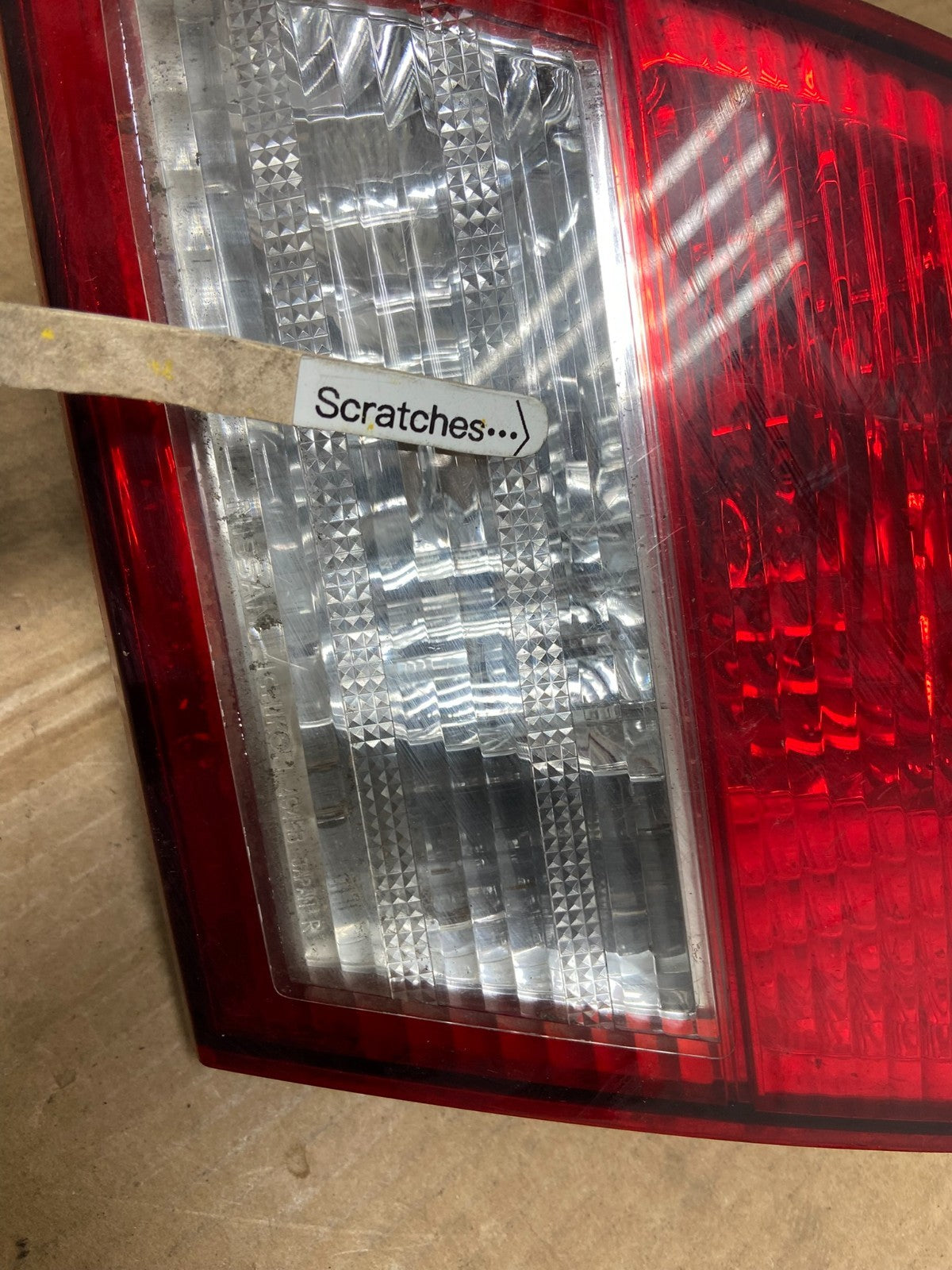 2002-2004 Infiniti i35 Inner Light Right Passenger RH Tail Light OEM AA5340 DW3