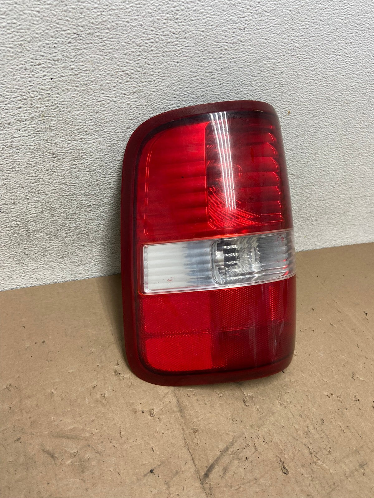 2004 to 2008 Ford F150 F-150 Left Driver LH Side Tail Light AG5341 LK1