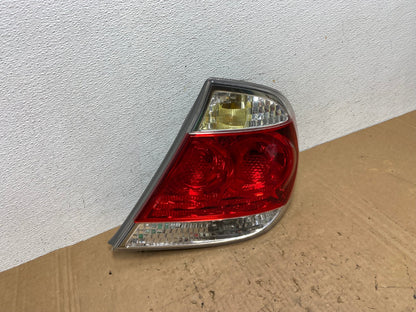 2005 to 2006 Toyota Camry Tail Light Right Passenger Side AD3728 LK2