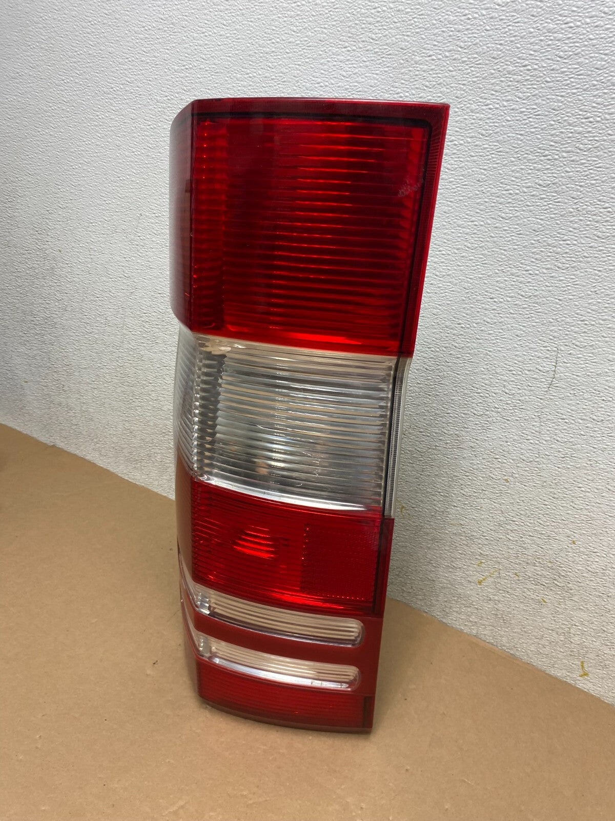 2010-2018 Mercedes Sprinter Right Passenger Rh Tail Light O7581 DW1