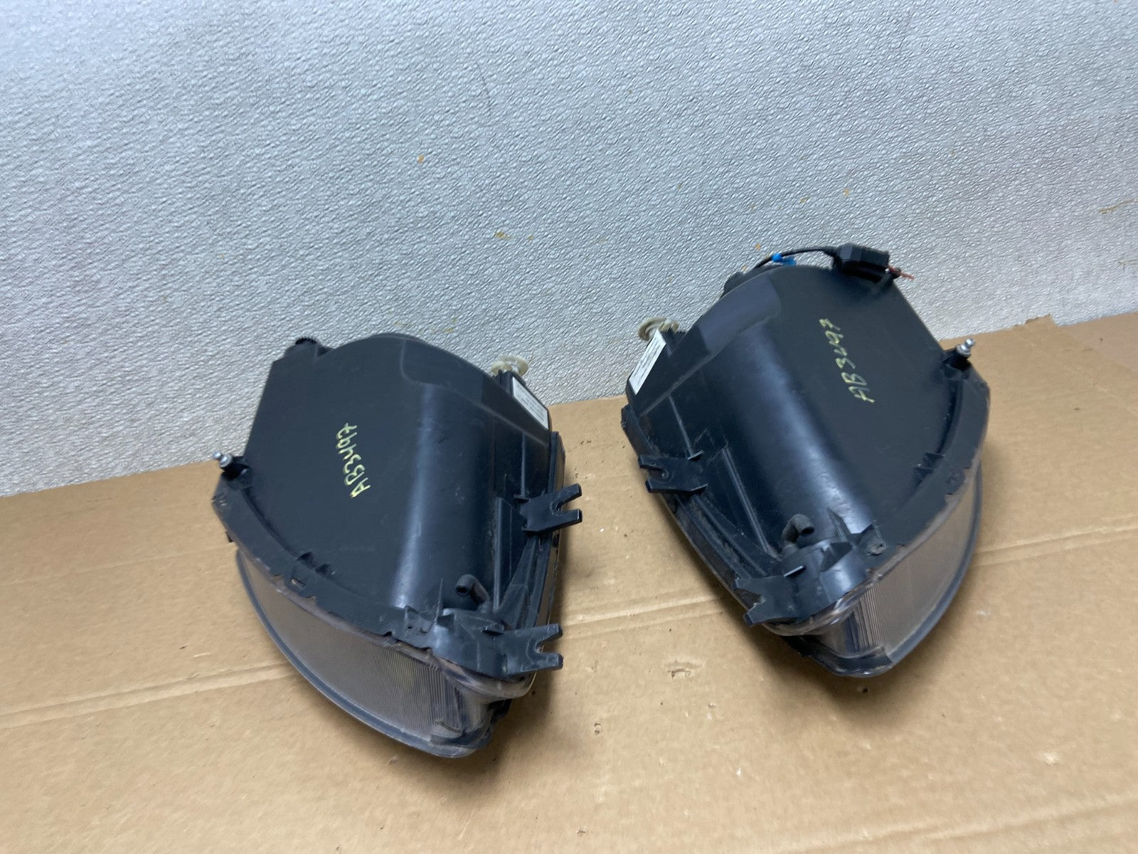 2000-2005 Mitsubishi Eclipse Left+Right Set Halogen Headlights AB3497 DW9
