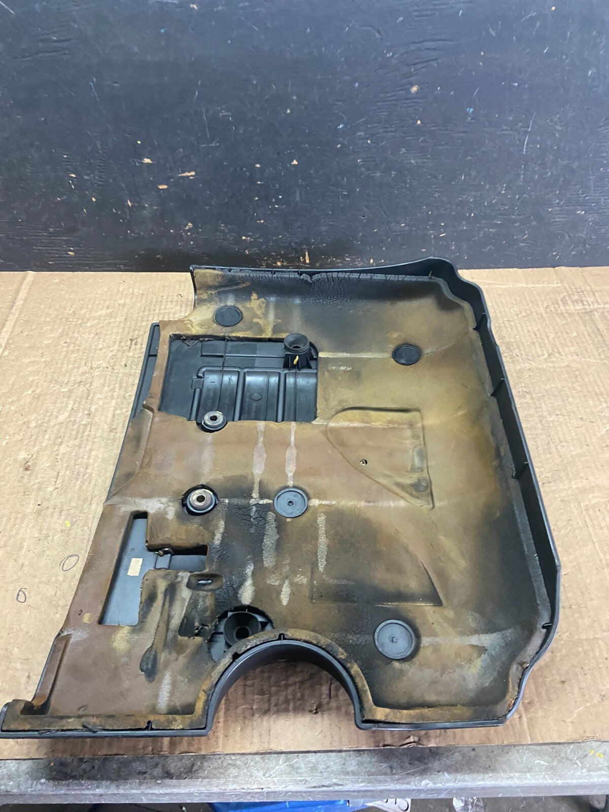 2002 to 2004  Lincoln Navigator 5.4L V8 Engine Motor Cover O3295 DG6