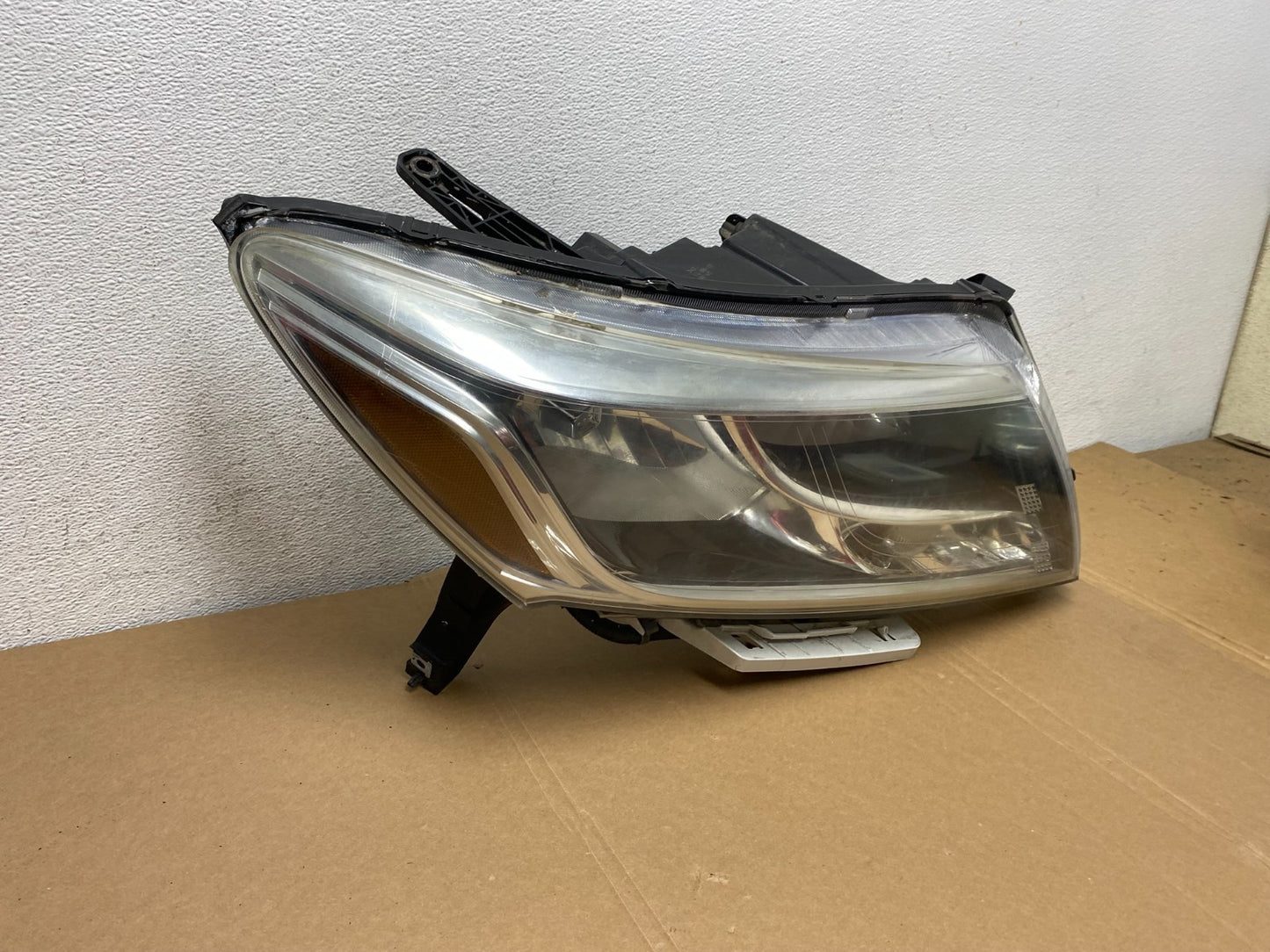 2013 to 2016 Nissan Pathfinder Right Passenger RH Side Headlight AD7840 DW2