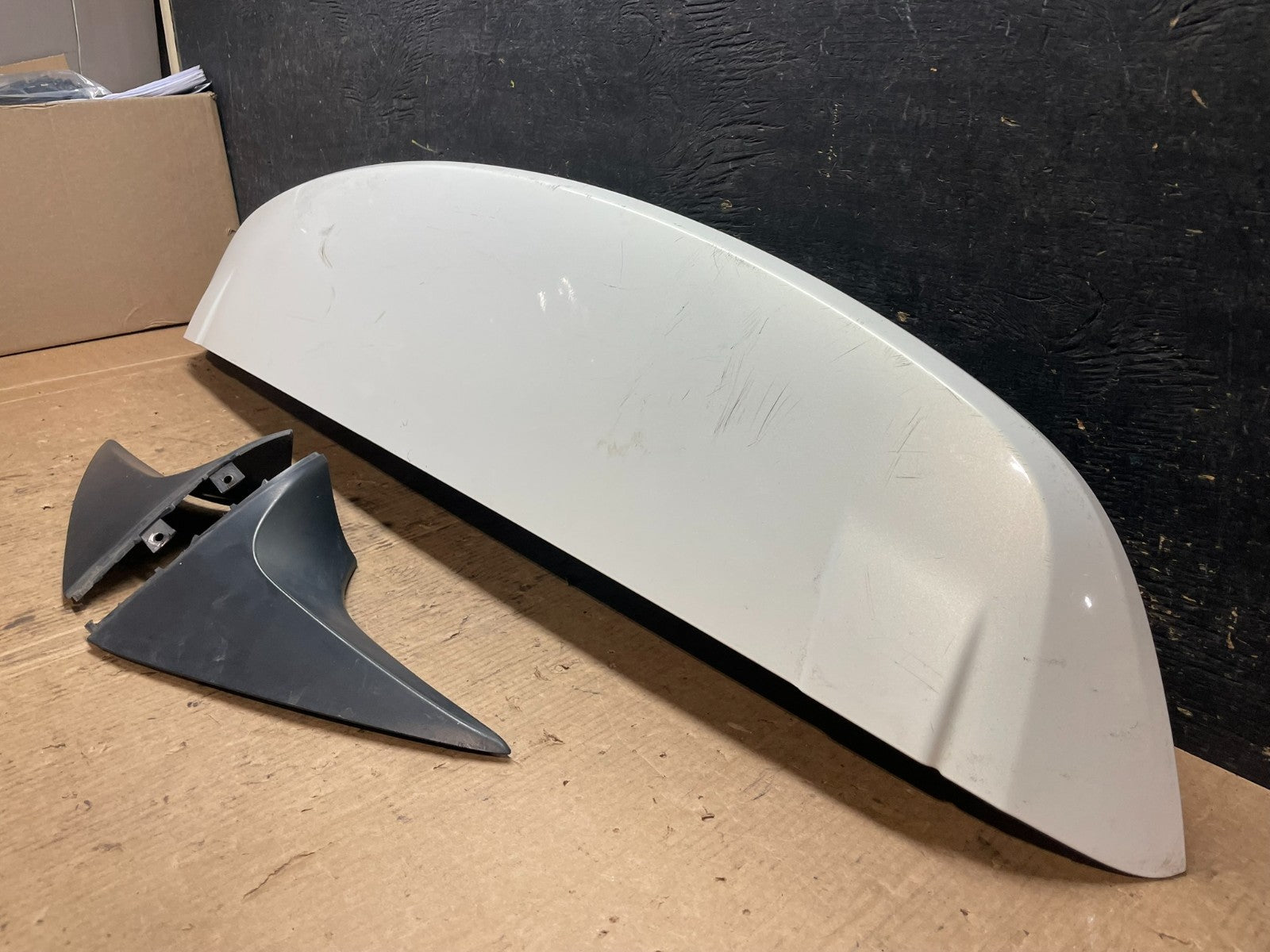 2013 to 2020 Nissan Pathfinder Rear Spoiler Wing Oem Z8090 DG2