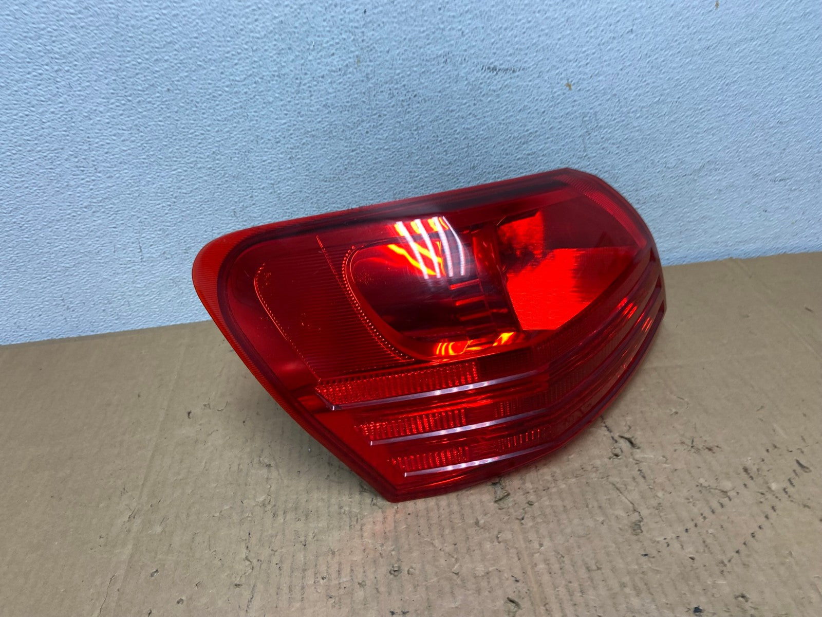 2008 to 2015 Nissan Rogue Left Driver Lh Side Tail Light AD1156 LK2