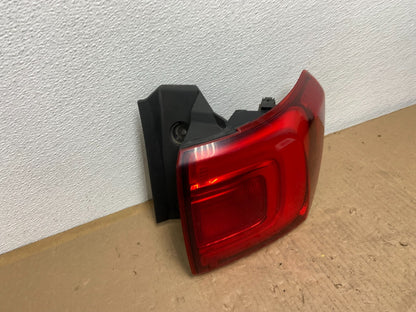 2017 to 2019 GMC Acadia Right Passenger RH Side Tail Light AB6621 DW2