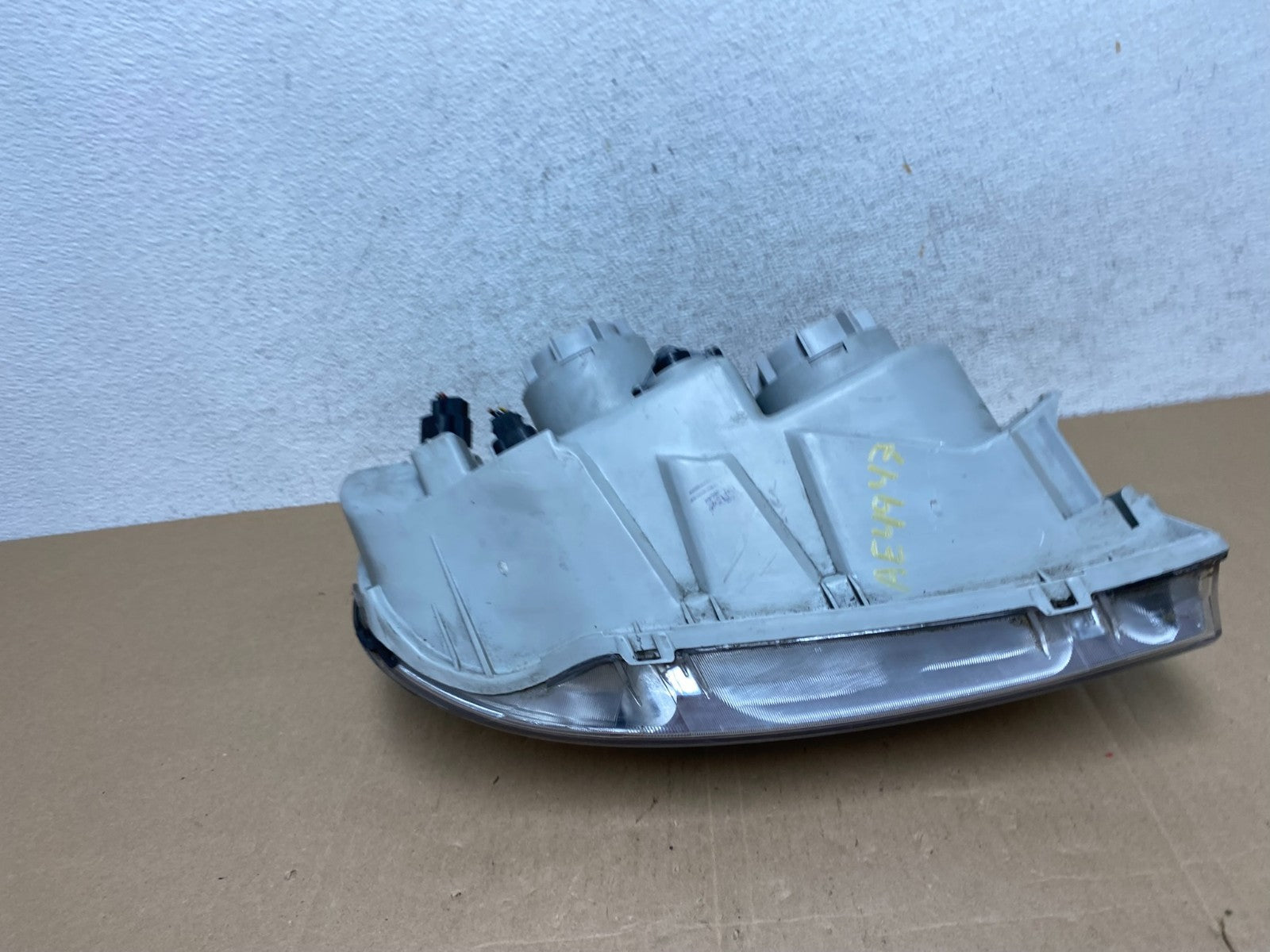 2004 2005 Hyundai XG350 XG Left Driver LH Headlight Halogen AE4947 DW6