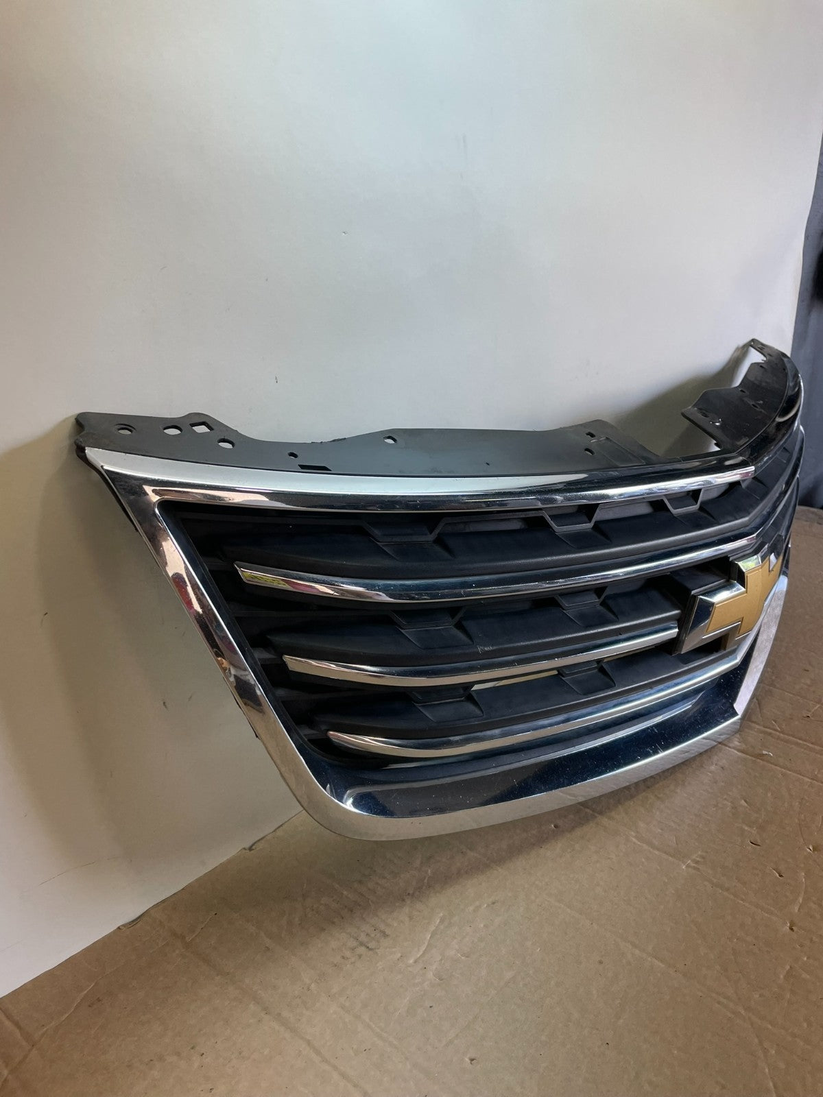 2013 to 2017 Chevrolet Traverse Front Upper Grill Grille AG9809 DG2