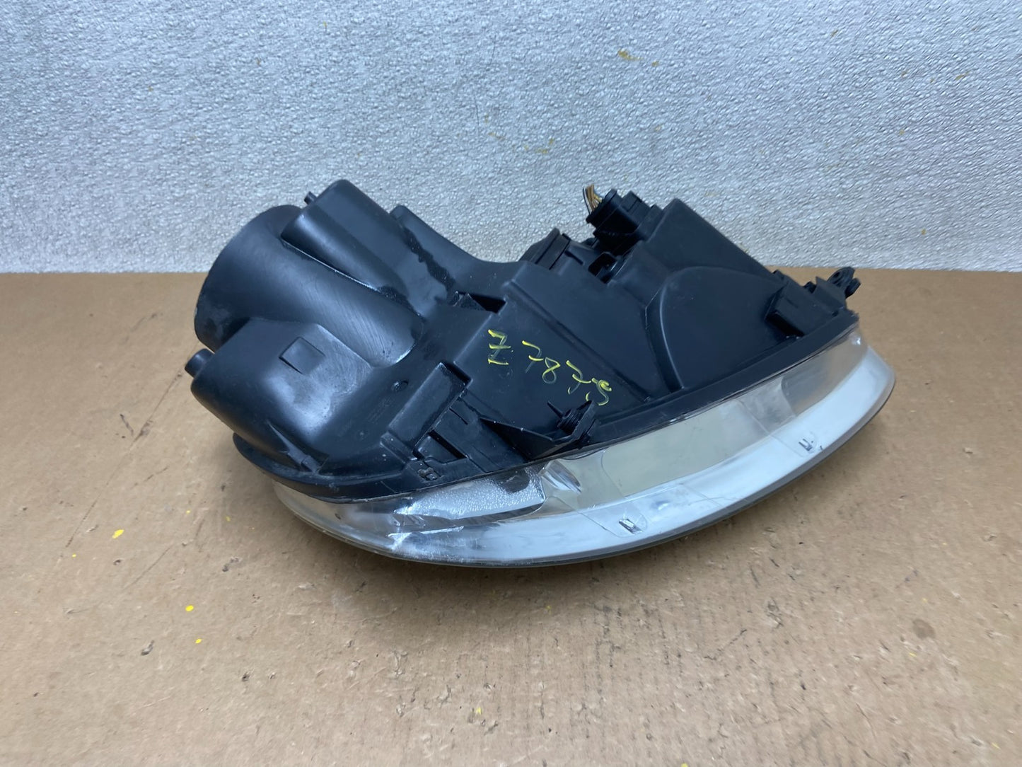 2005 to 2010 Volkswagen Jetta Left Driver LH Side Headlight Halogen Z7875 DW6