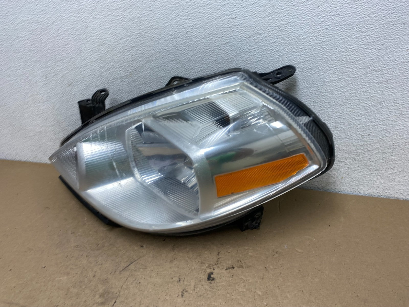 2008 to 2012 Nissan Versa Headlight Halogen Left Driver Lh Side AF5076 DW1