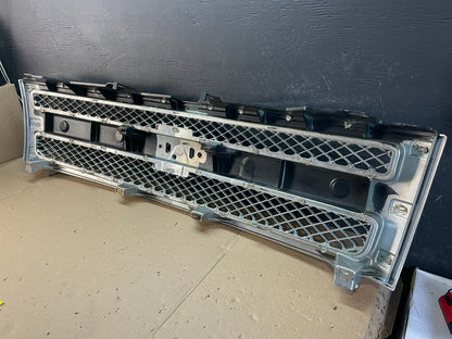 2007 to 2013 Chevrolet Silverado 1500 Front Chrome Grille Grill AE3618 DG4