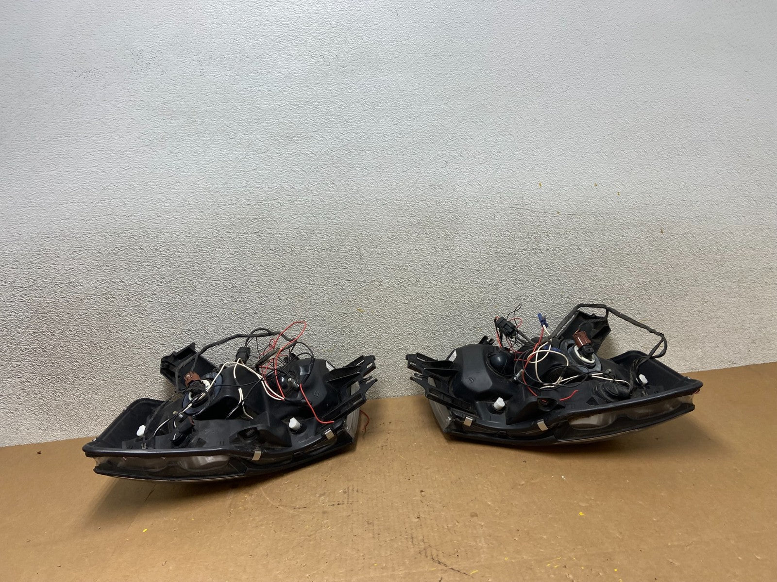 2004 to 2007 Nissan Armada Left+Right Side Set LED Black Headlights Z7025 DG7