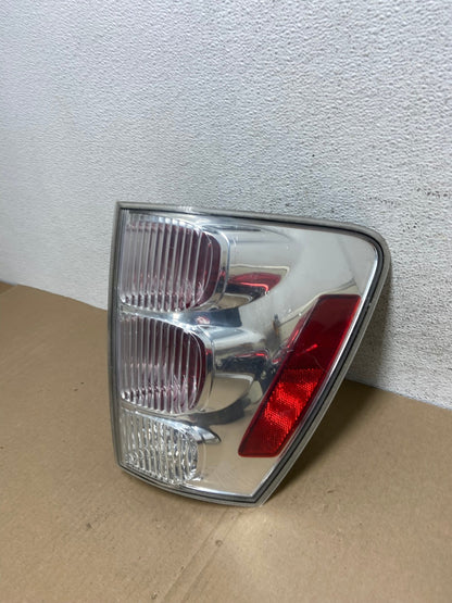 2005 to 2008 Chevrolet Equinox Right Passenger Rh Side Tail Light AE9438 LK1