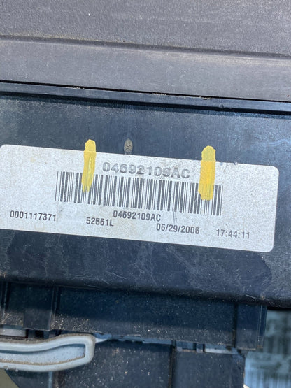 2007 Jeep Grand Cherokee Integrated Power Fuse Box 04692109ac ag9718 DG6