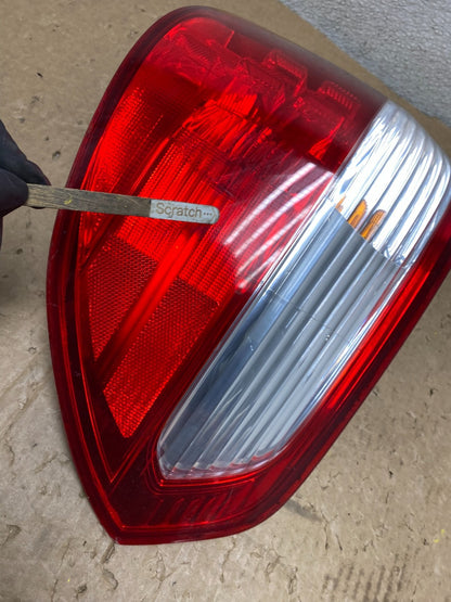 2005 2006 2007 Honda Odyssey Right Passenger RH Side Tail Light Oem V0339 DW4