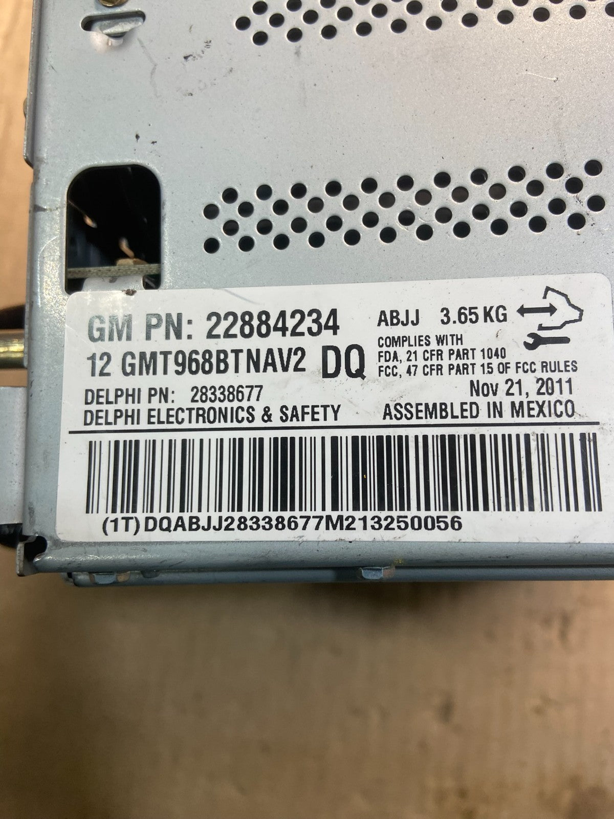 2011 2012 GMC Acadia Radio Display Screen AM/FM AUX OEM Y7600 DG7