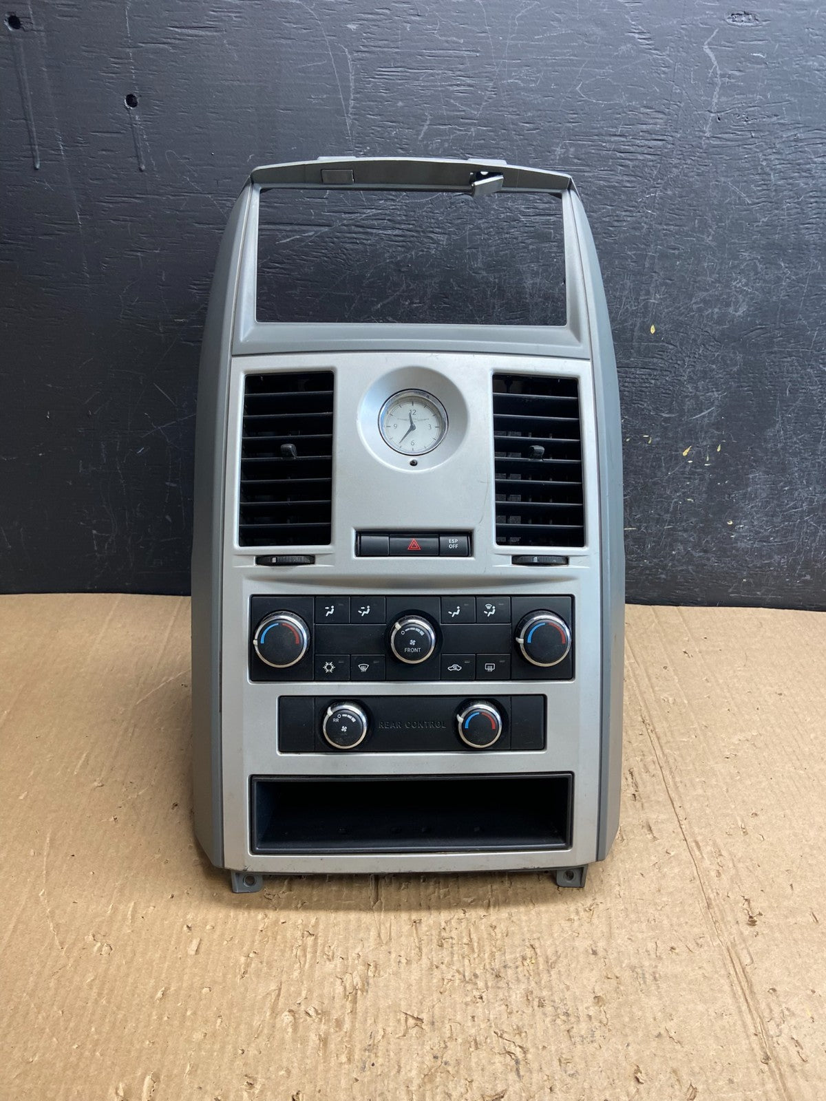 2008-2010 Chrysler Town Country Climate Control Panel Center Dash Trim AF1467 DG0
