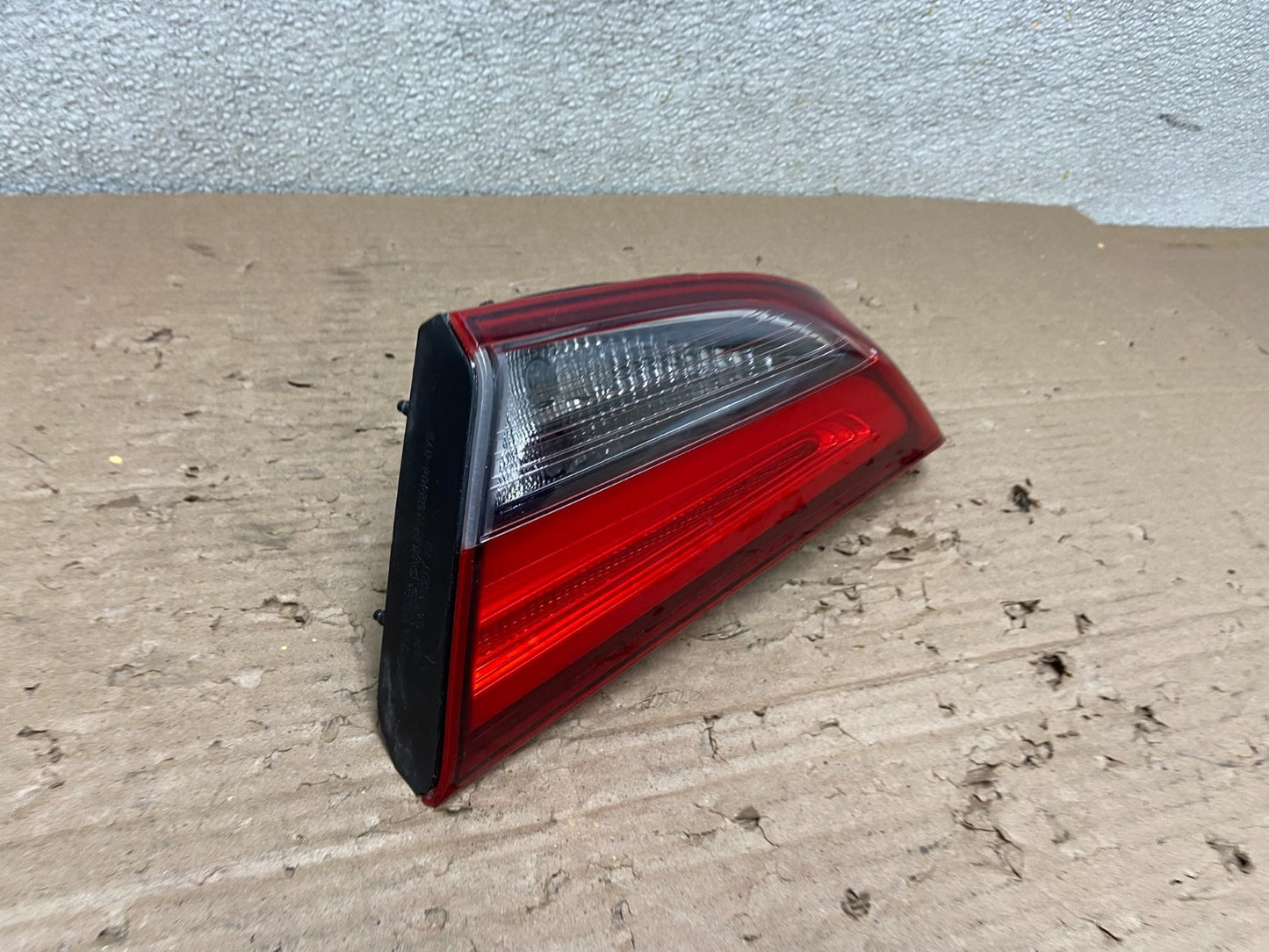 2014 2015 2016 Hyundai Elantra Sedan Right Passenger Inner Tail Light AB1617 DG2