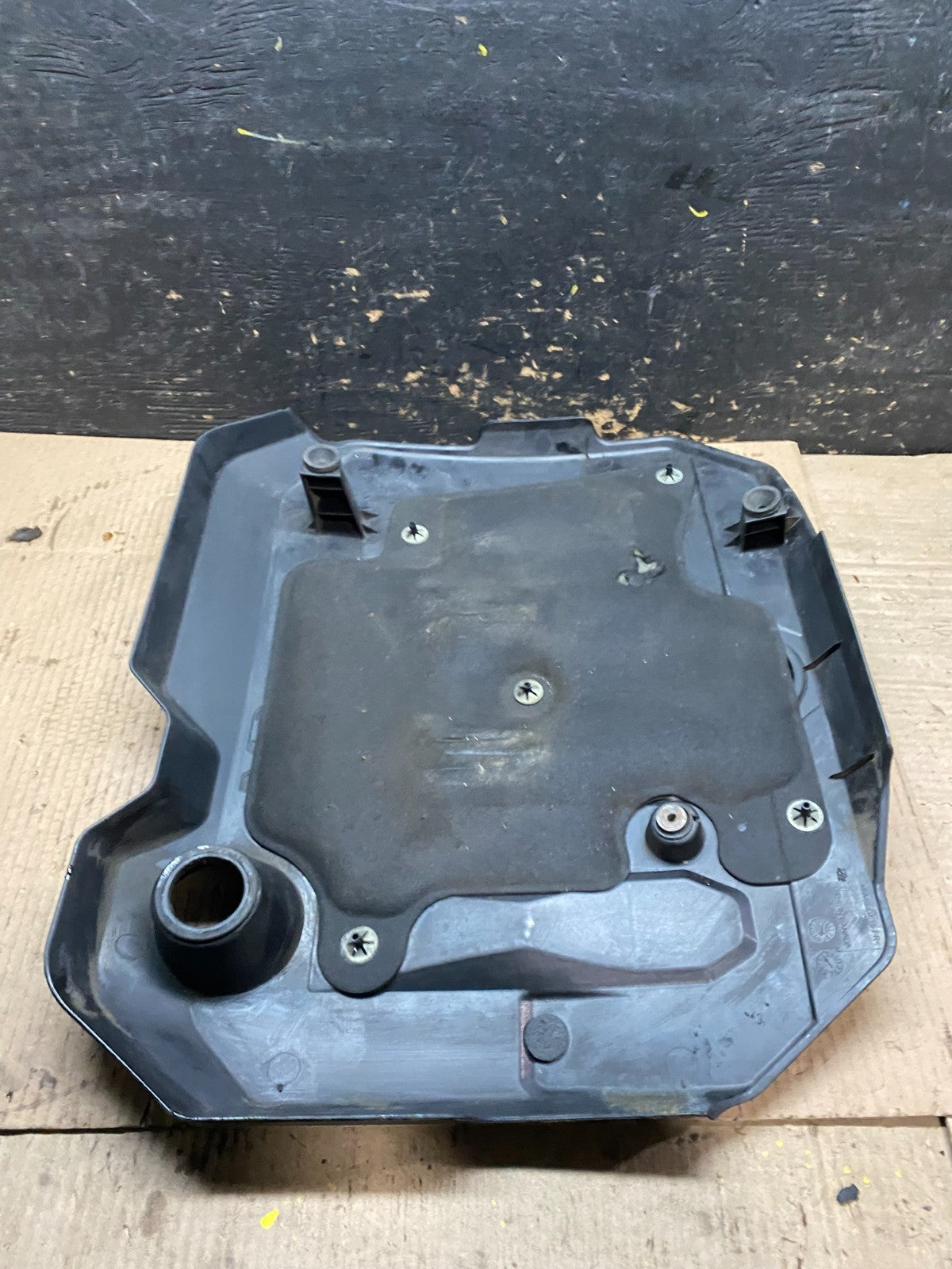 2013 to 2016 Cadillac SRX 3.6L Plastic Engine Cover Shield OEM w5655 DG7
