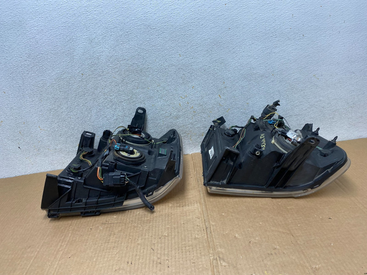 2007 - 2014 GMC Sierra Left+Right Side Halogen Headlights AI4434 DW11