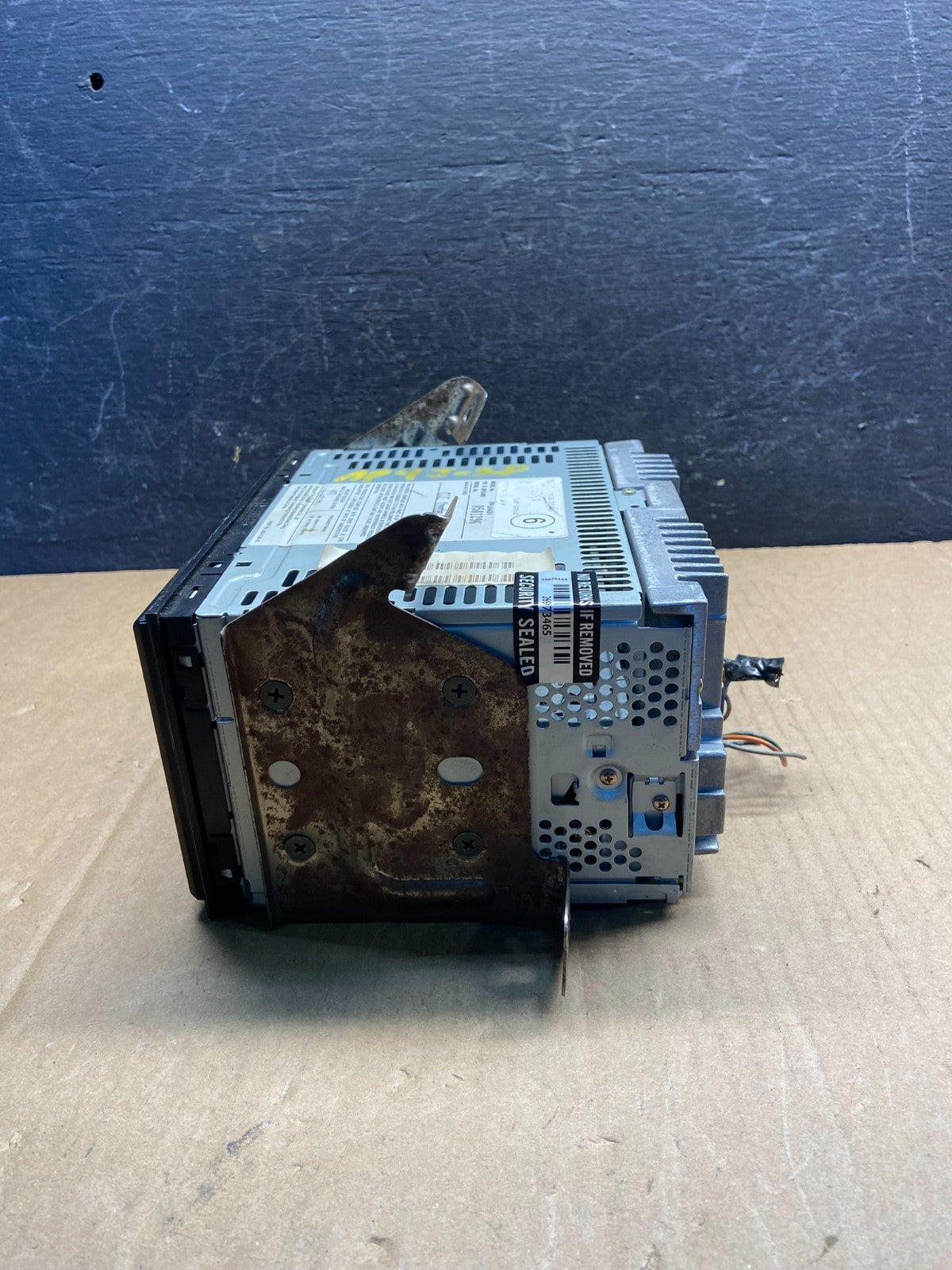 2005 to 2006 Nissan Frontier Xterra AM/FM CD Car Radio F9450 DG1