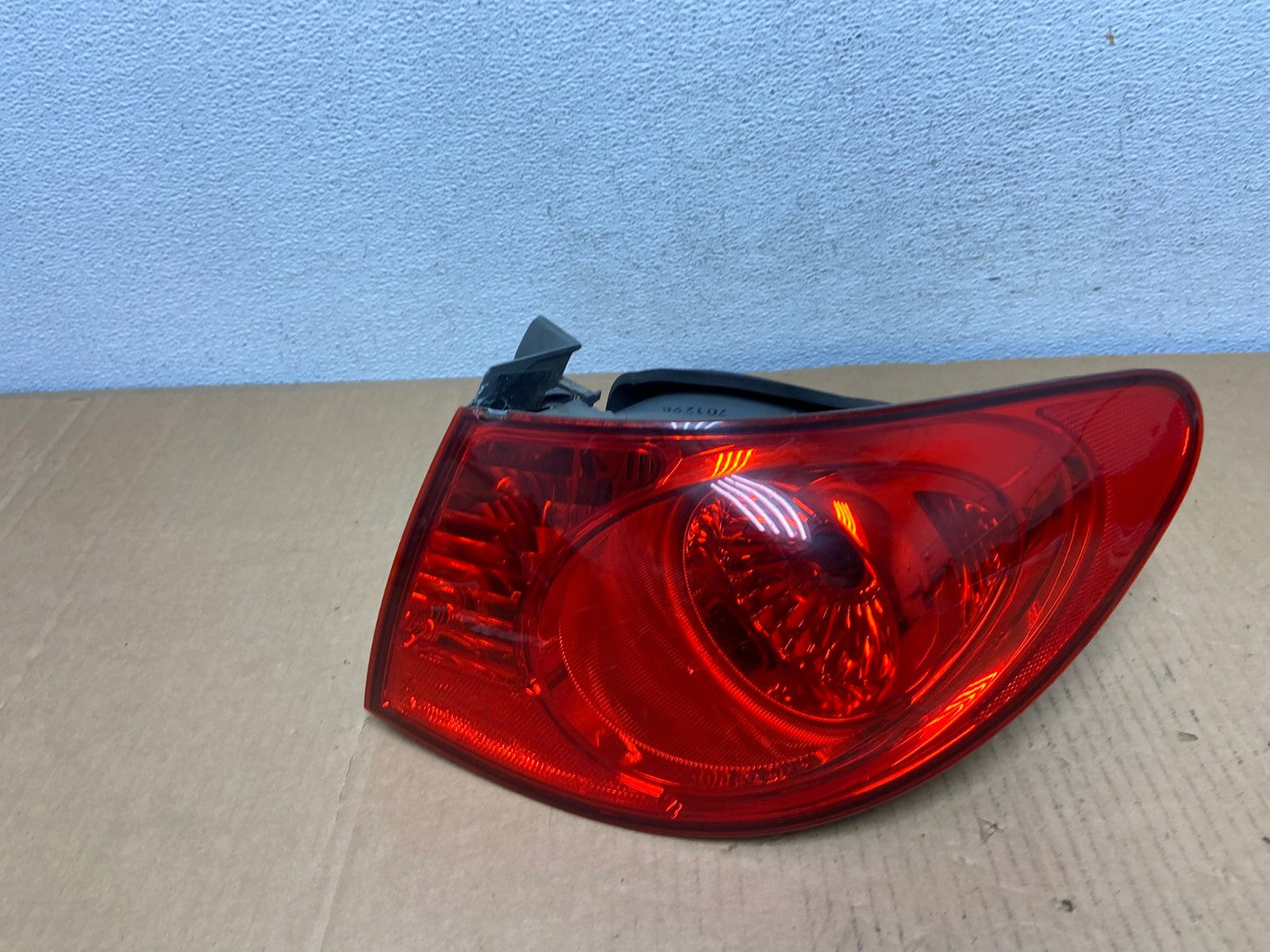 2007 to 2010 Hyundai Elantra Sedan Right Passenger Side Tail Light AD0832 LK0