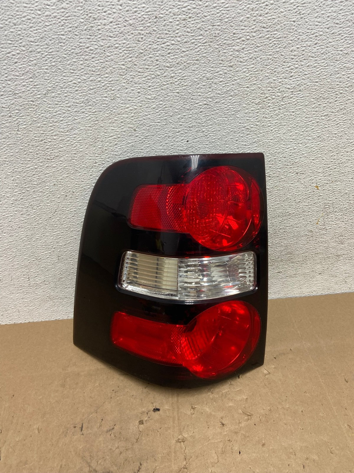 2006 to 2010 Ford Explorer Left Driver Lh Side Tail light AE6514 LK0