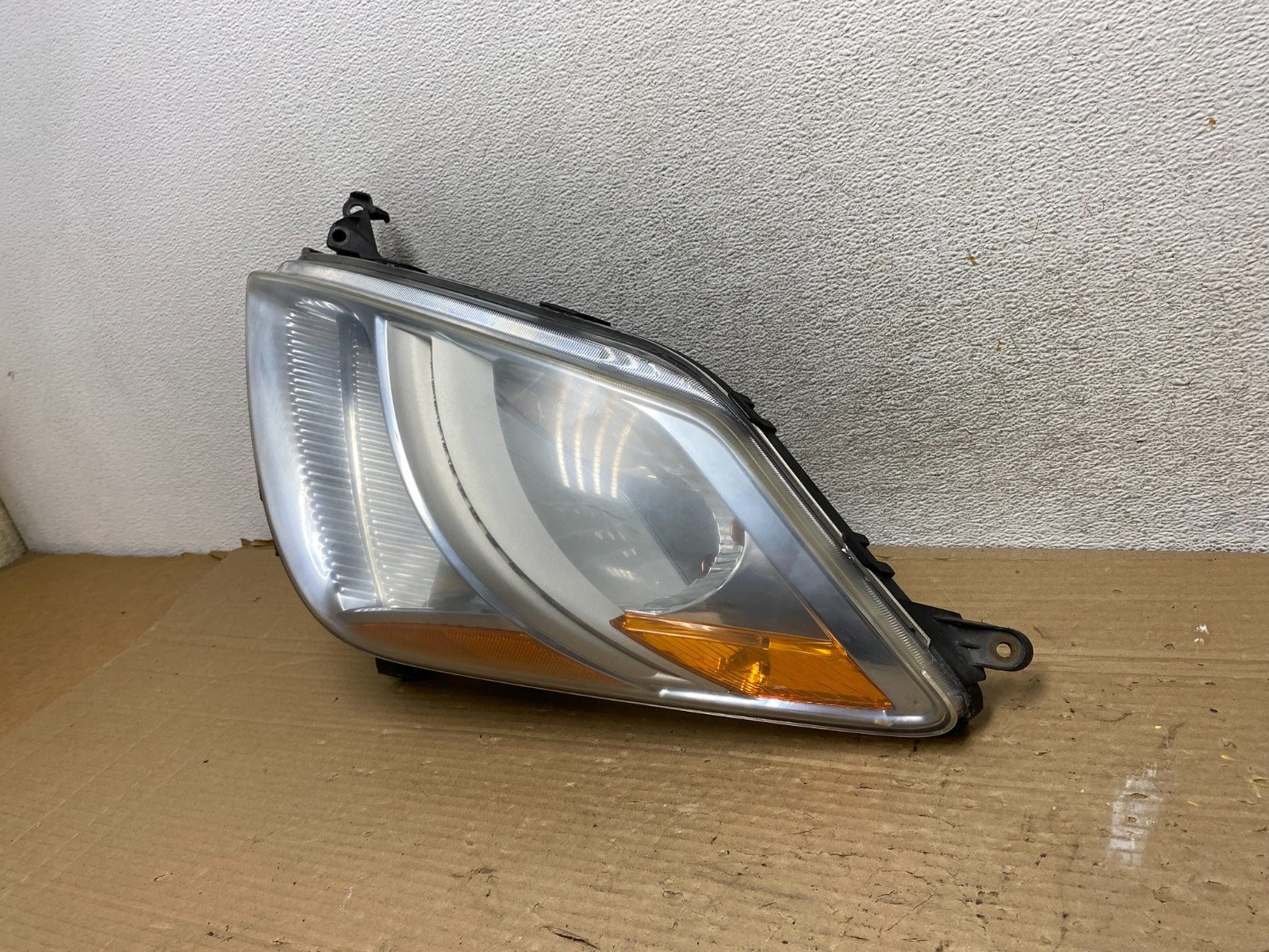 2006-2009 Toyota Prius Left Driver LH Side Blue Headlight Halogen AG9123 DW2