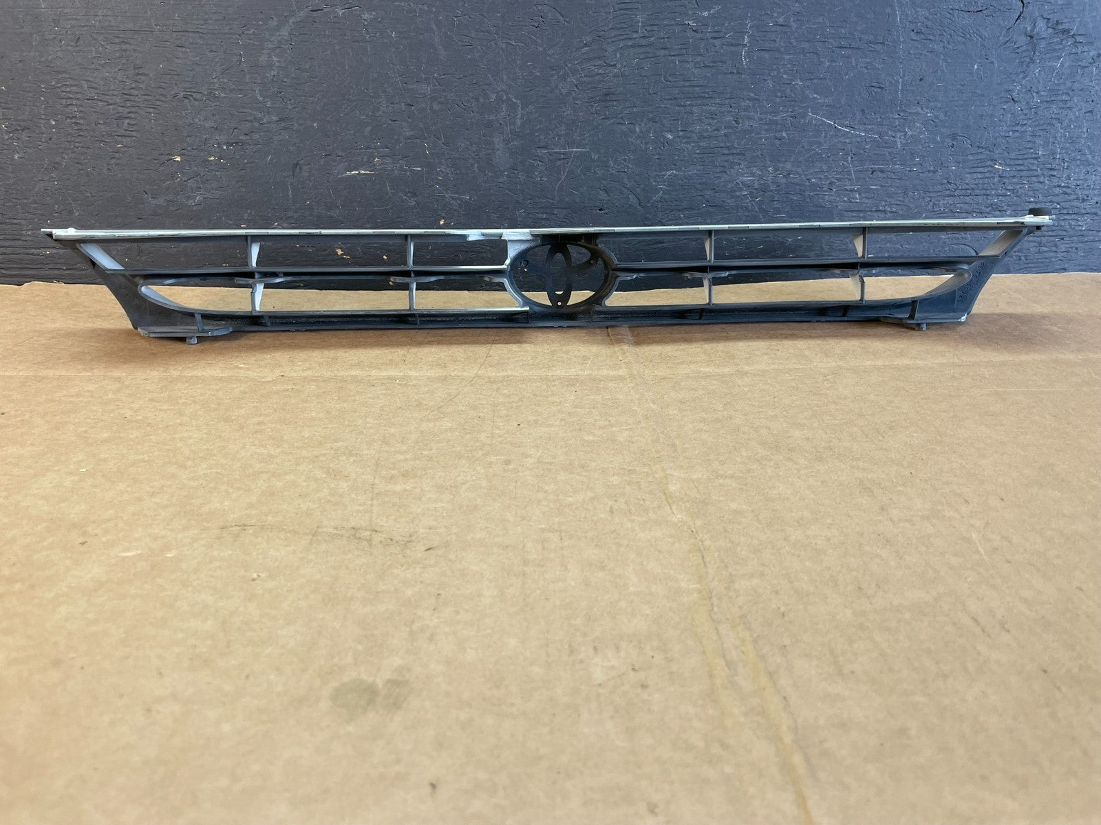 1994 1995 1996 Toyota Camry Front Upper Grill Grille AE0865 DG3