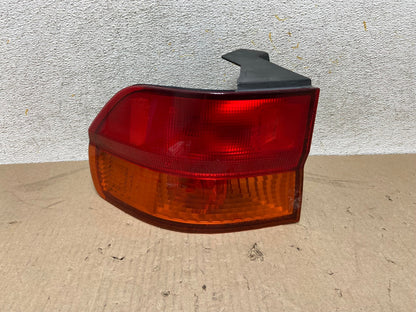 1999 2000 2001 Honda Odyssey Left Driver LH Side Tail Light AH7611 LK0