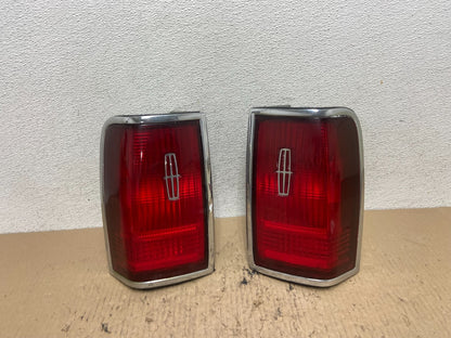 1990 to 1994 Lincoln Town Car Left+Right Side Tail Lights AF7160 DW0