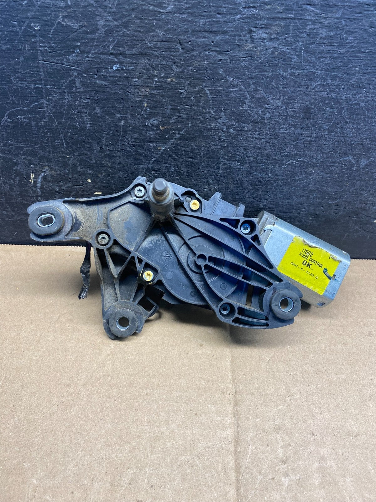 2011 to 2019 Ford Explorer Rear Windshield Wiper Motor ae8249 DG0