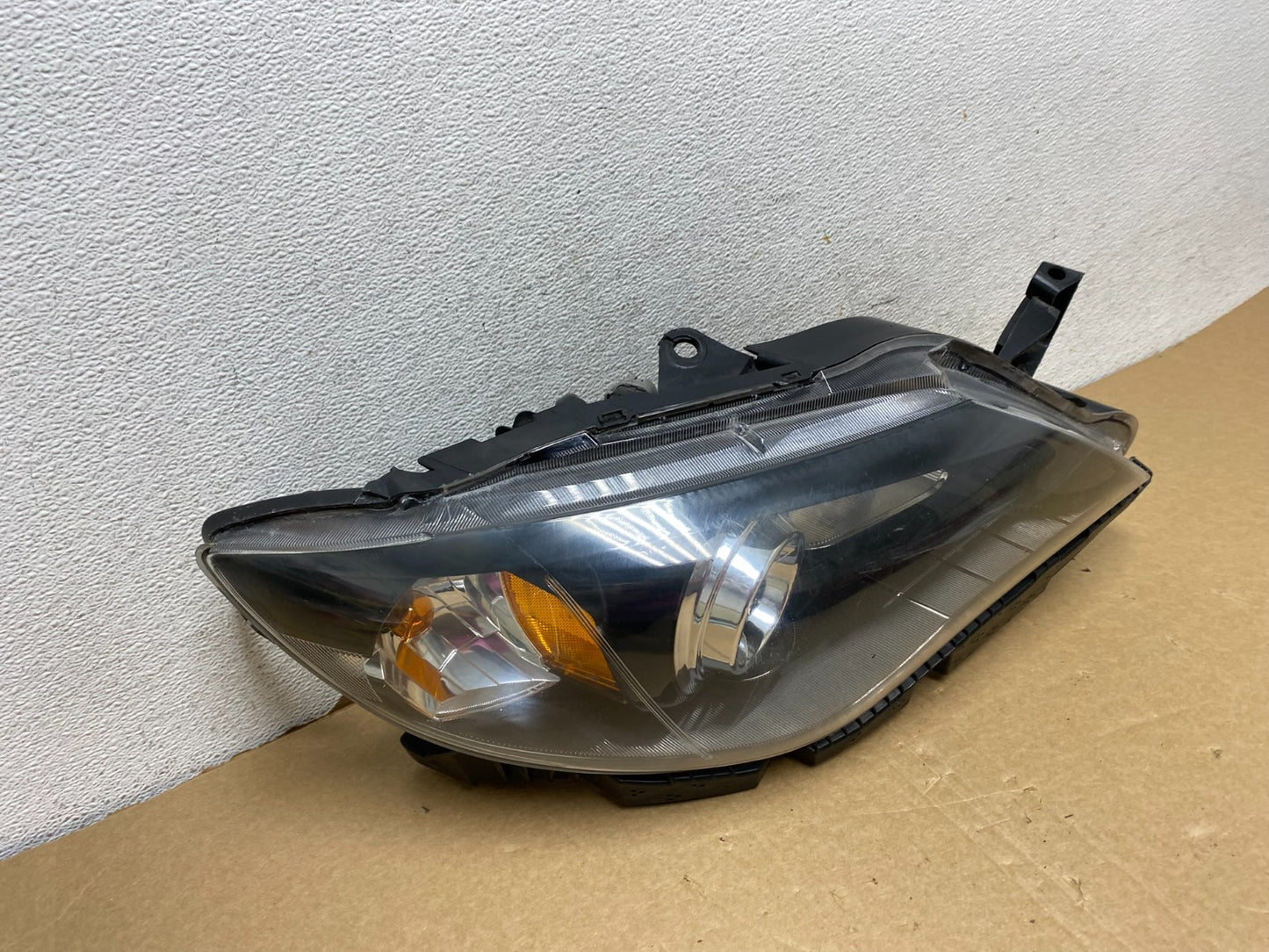2008 to 2011 Subaru Impreza Right Passenger Side Halogen Headlight AF7285 DW2