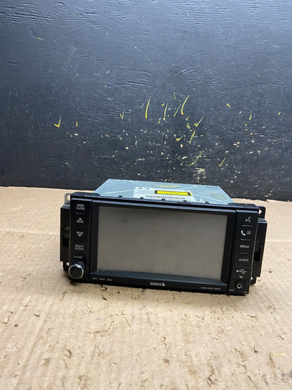 2008 2013 Jeep Dodge Chrysler Screen Display CD Player Satellite Radio Y5536 DG0