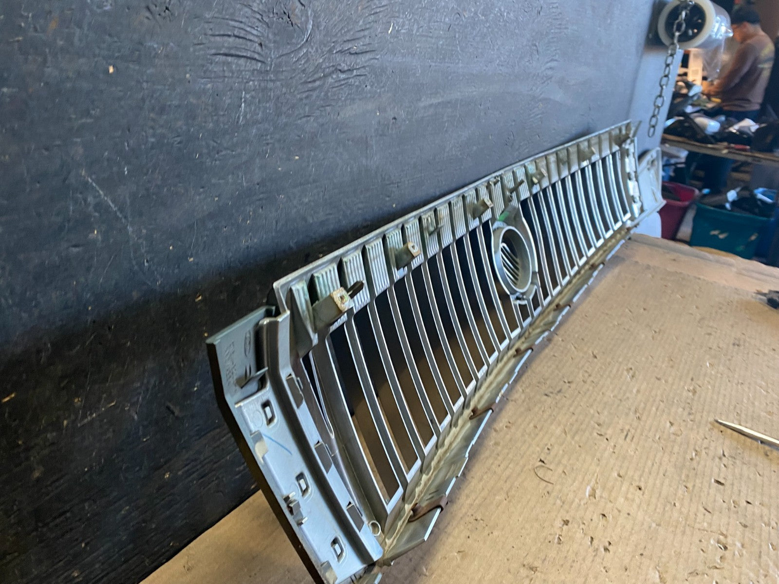 2005 2006 2007 Mercury Montego Front Upper Grill Grille Oem S3318 DG9