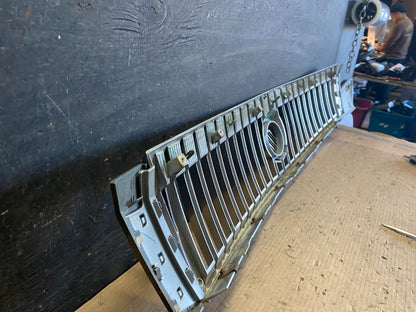 2005 2006 2007 Mercury Montego Front Upper Grill Grille Oem S3318 DG9