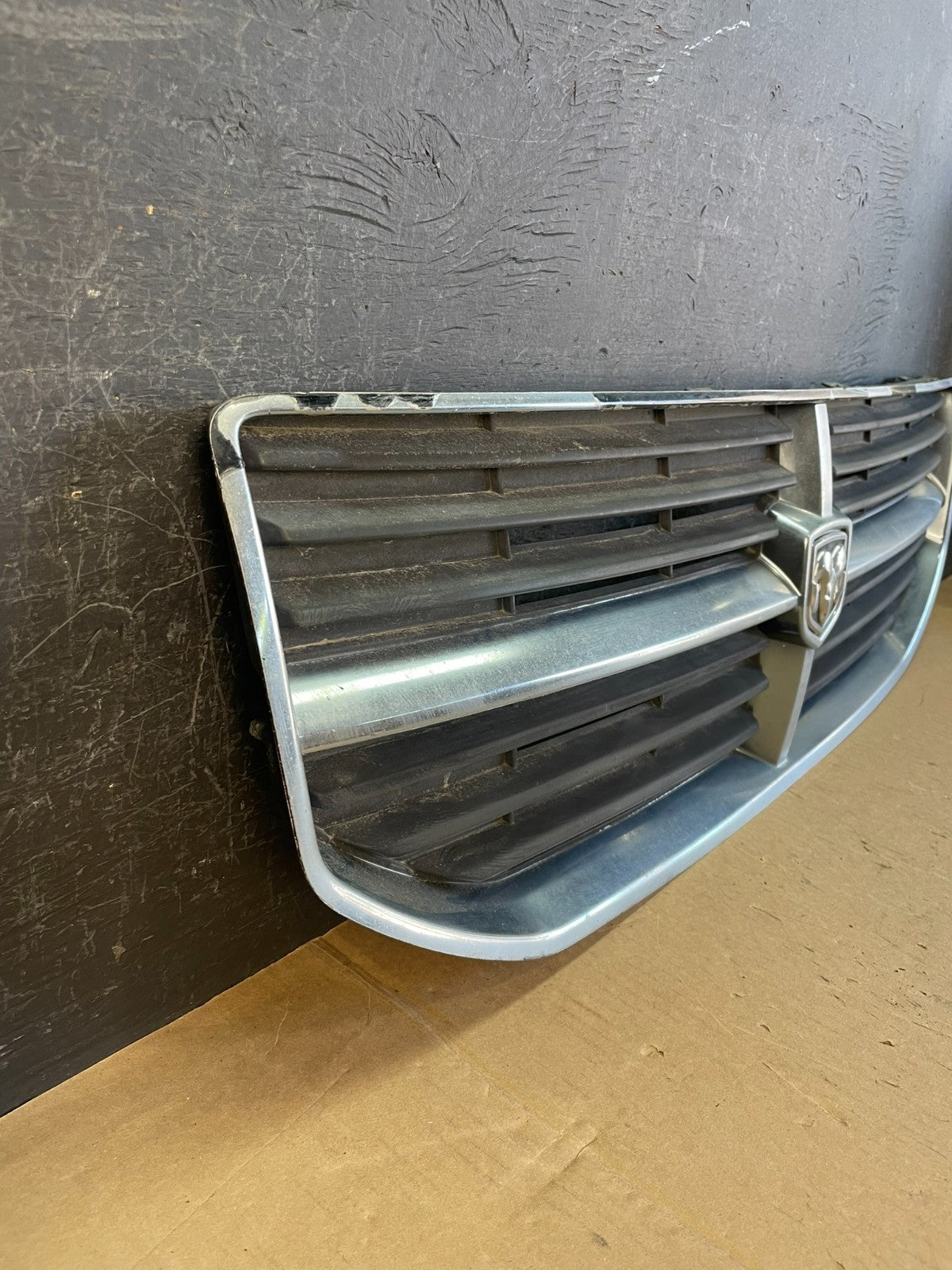2007 2008 2009 2010 Dodge Caliber Upper Front Chrome Grill Grille ad5749 DG2