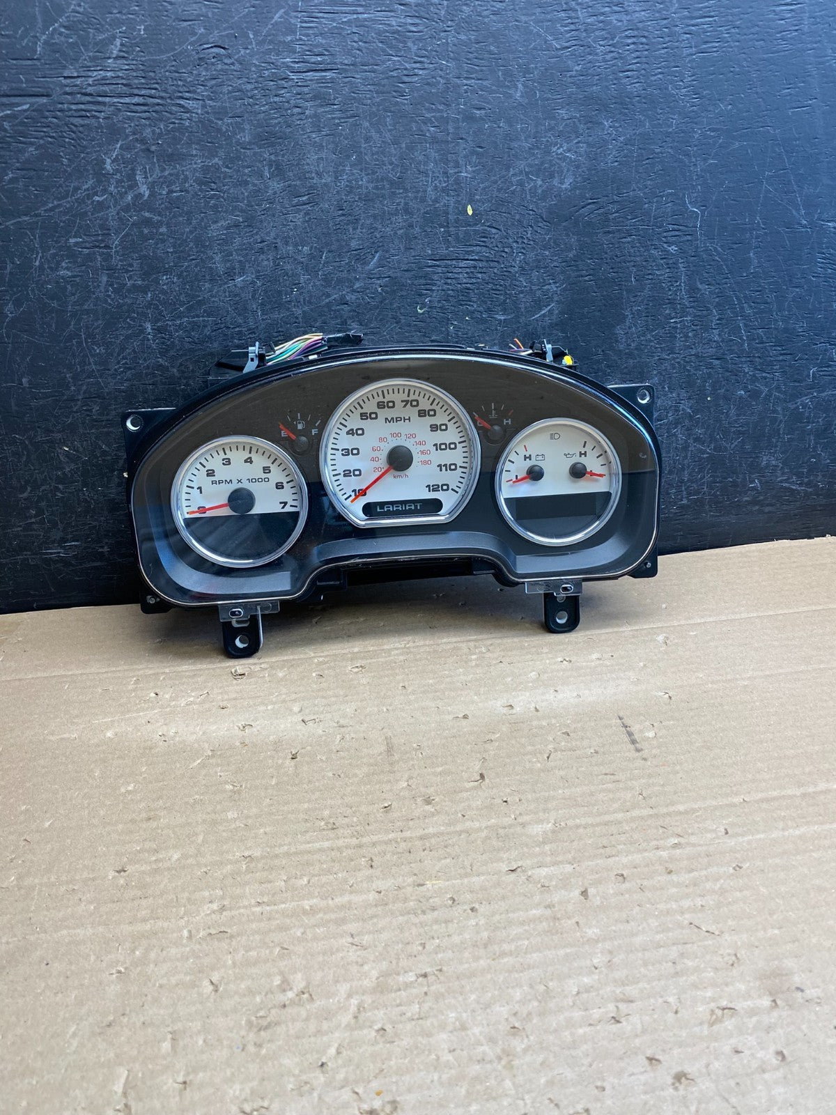 2004 - 2005 Ford F150 F-150 Lariat Speedometer Cluster Gauge ag6367 DG0