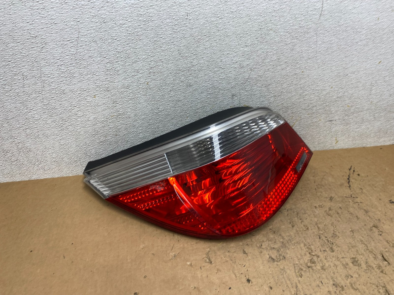 2004 -  2007 BMW 5 Series E60 Left Driver LH Side Tail Light OEM Q8747 DW2