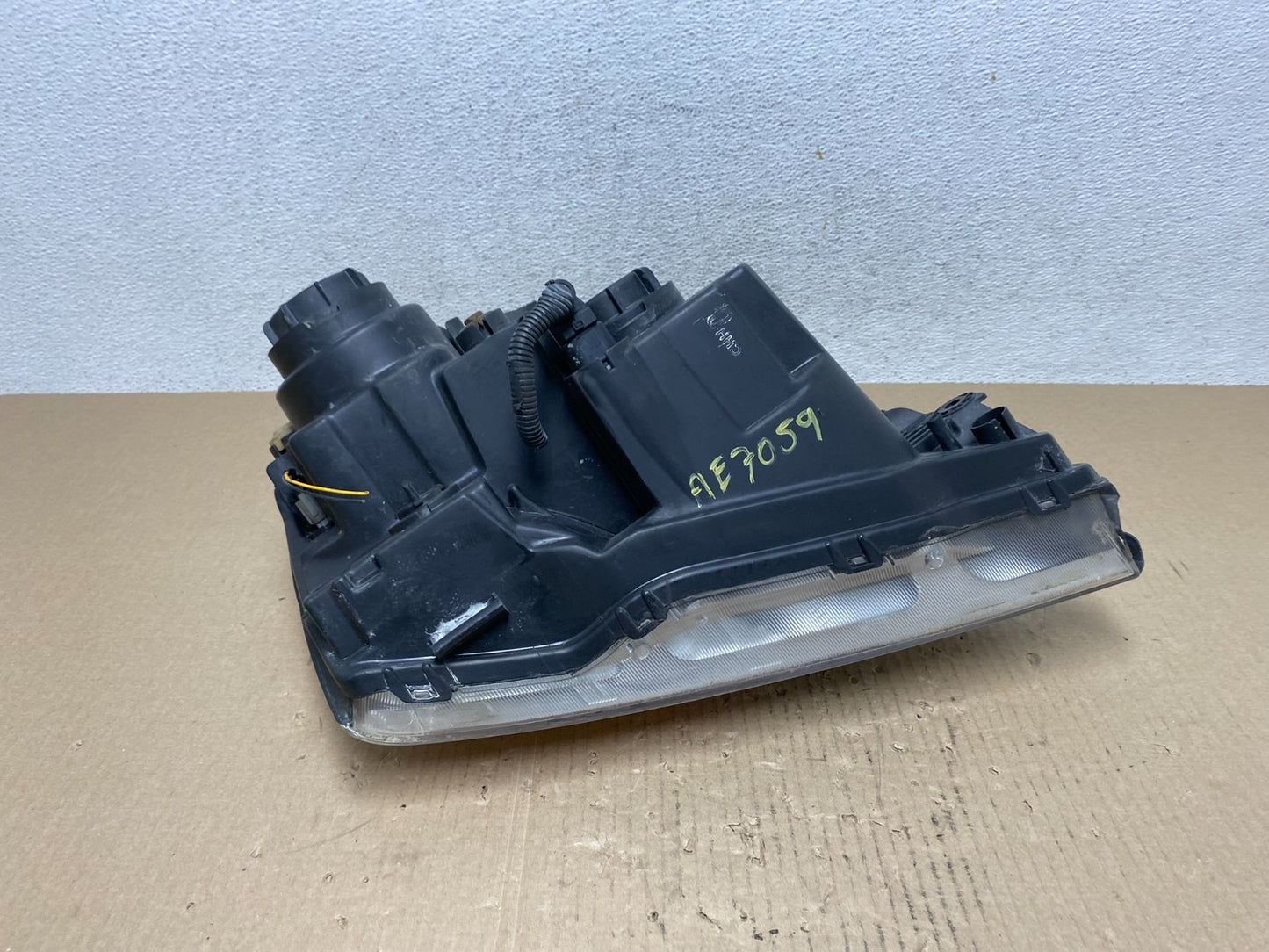 2007 2008 2009 Kia Sorento Left Driver LH Side Headlight Halogen AE7059 DW8